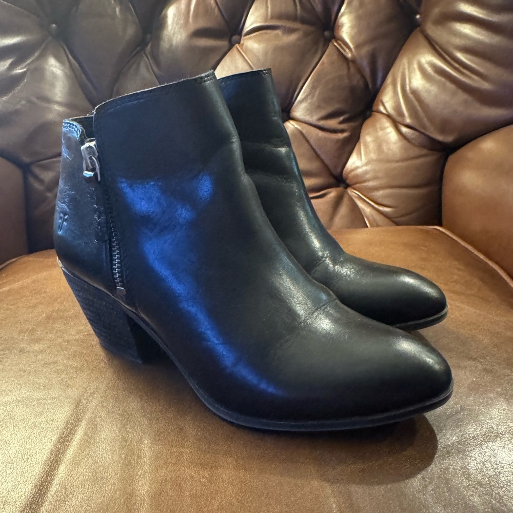 Frye Leather Ankle Boots Size 6